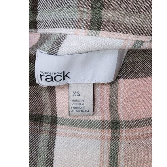 Nordstrom Rack Women's Short Sleeve Button Up Plaid Flannel Top Size XS - Picture 7 of 7